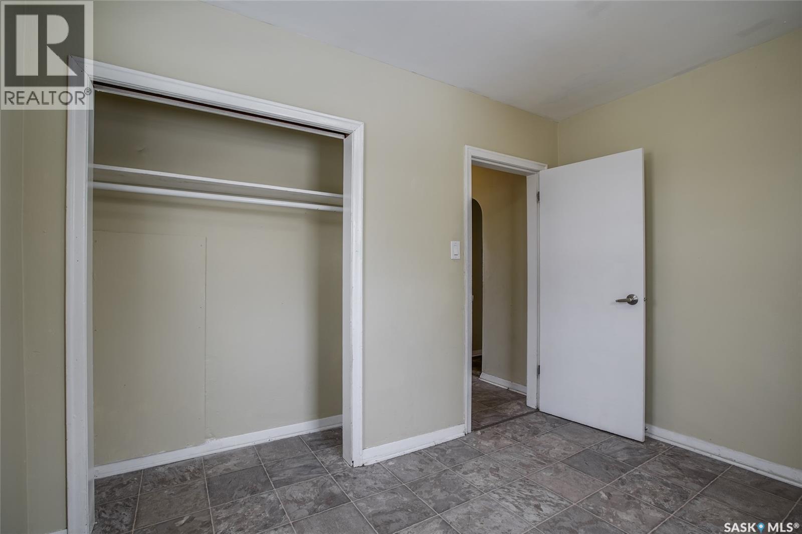 327 Q Avenue S, Saskatoon, SK - Indoor Photo Showing Other Room