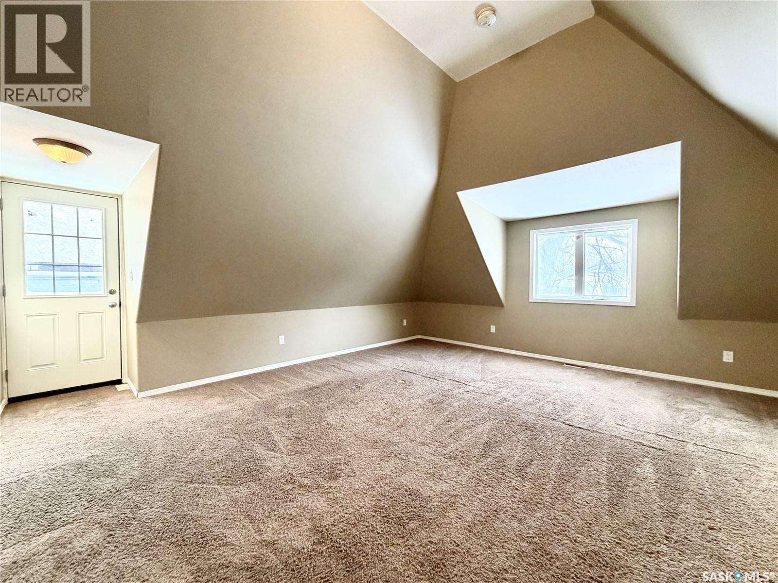 328 Q Avenue S, Saskatoon, SK - Indoor Photo Showing Other Room