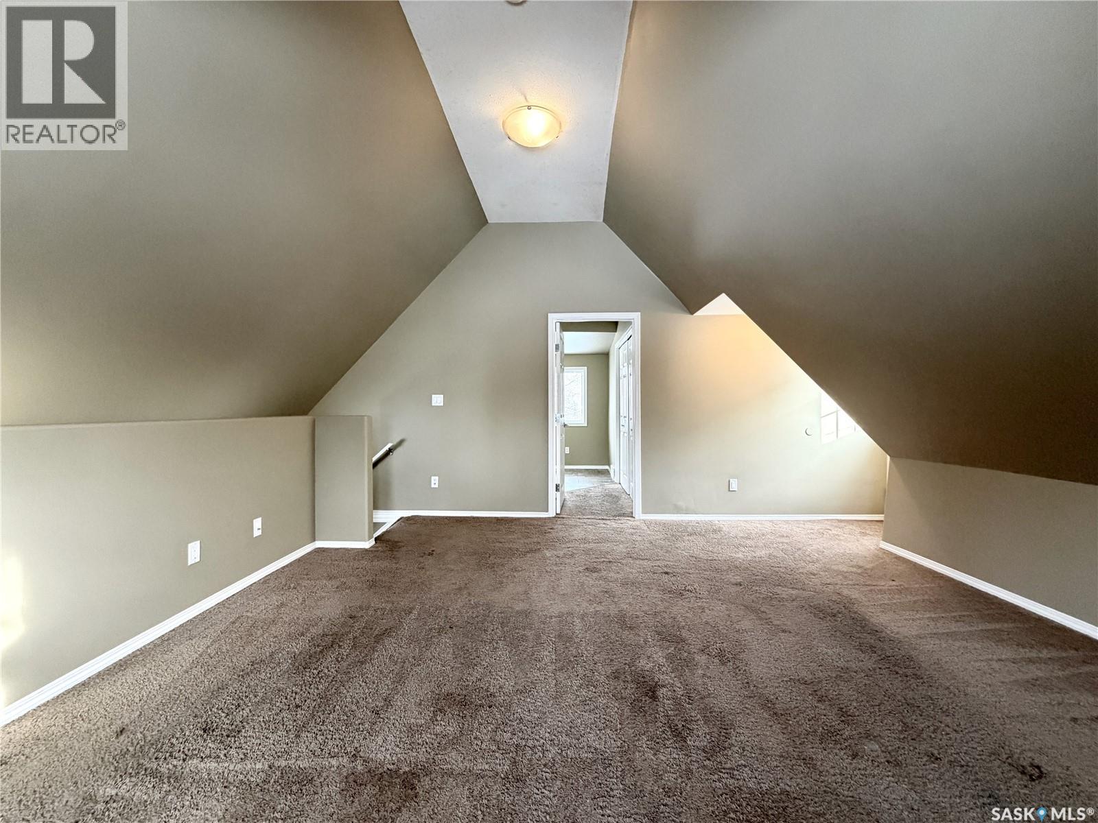 328 Q Avenue S, Saskatoon, SK - Indoor Photo Showing Other Room