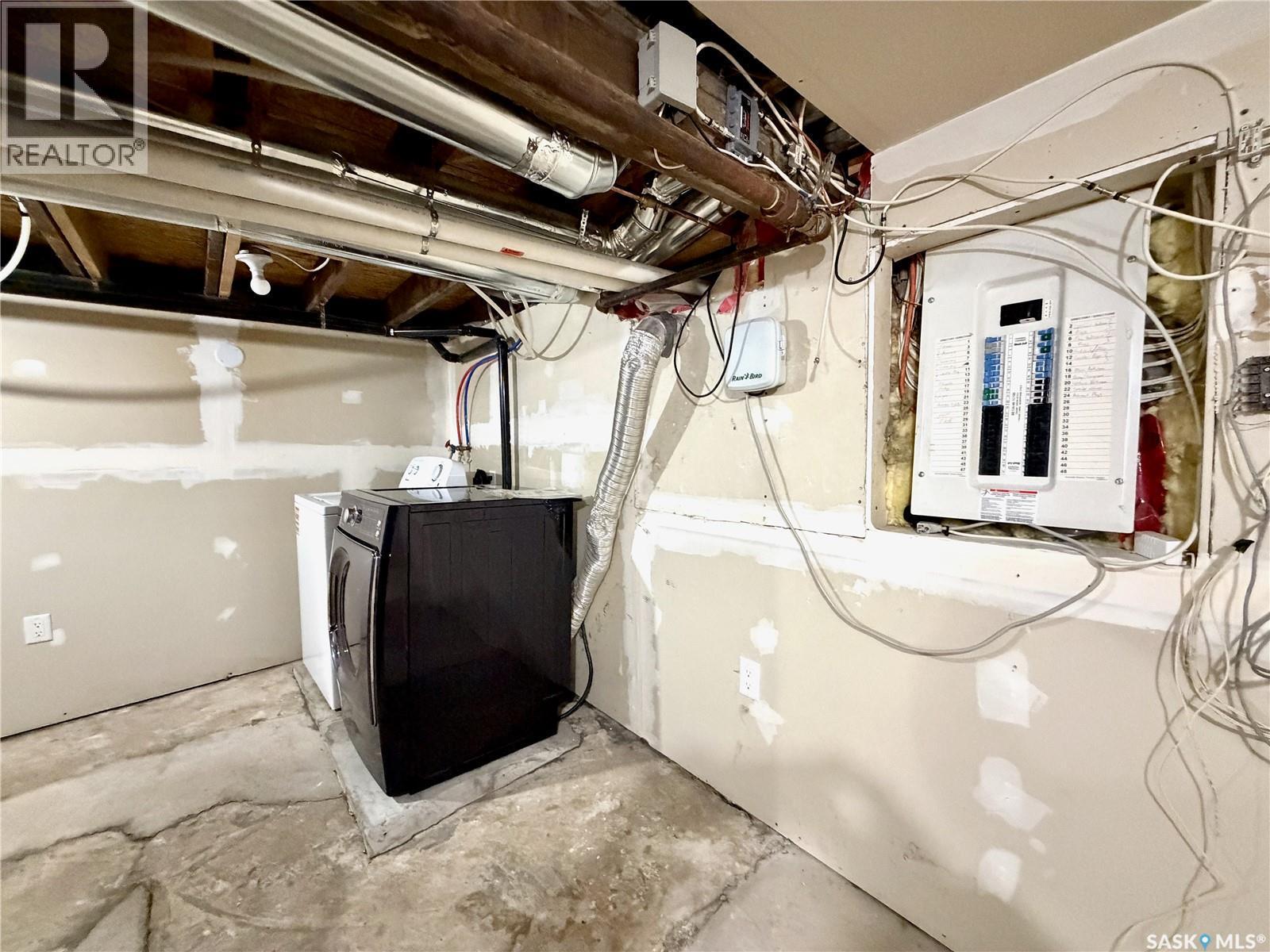 328 Q Avenue S, Saskatoon, SK - Indoor Photo Showing Other Room