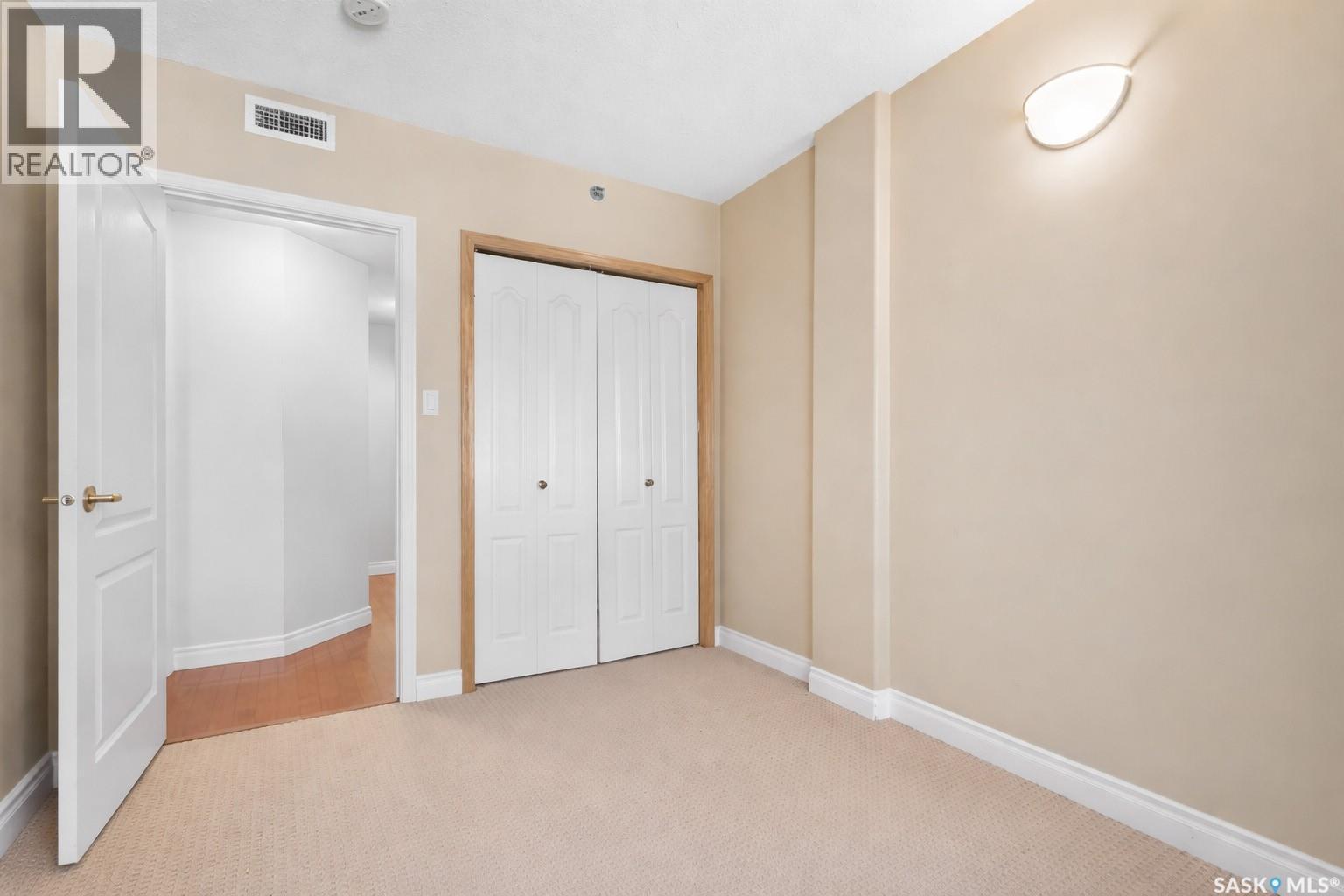 305 303 5Th Avenue, Saskatoon, SK - Indoor Photo Showing Other Room