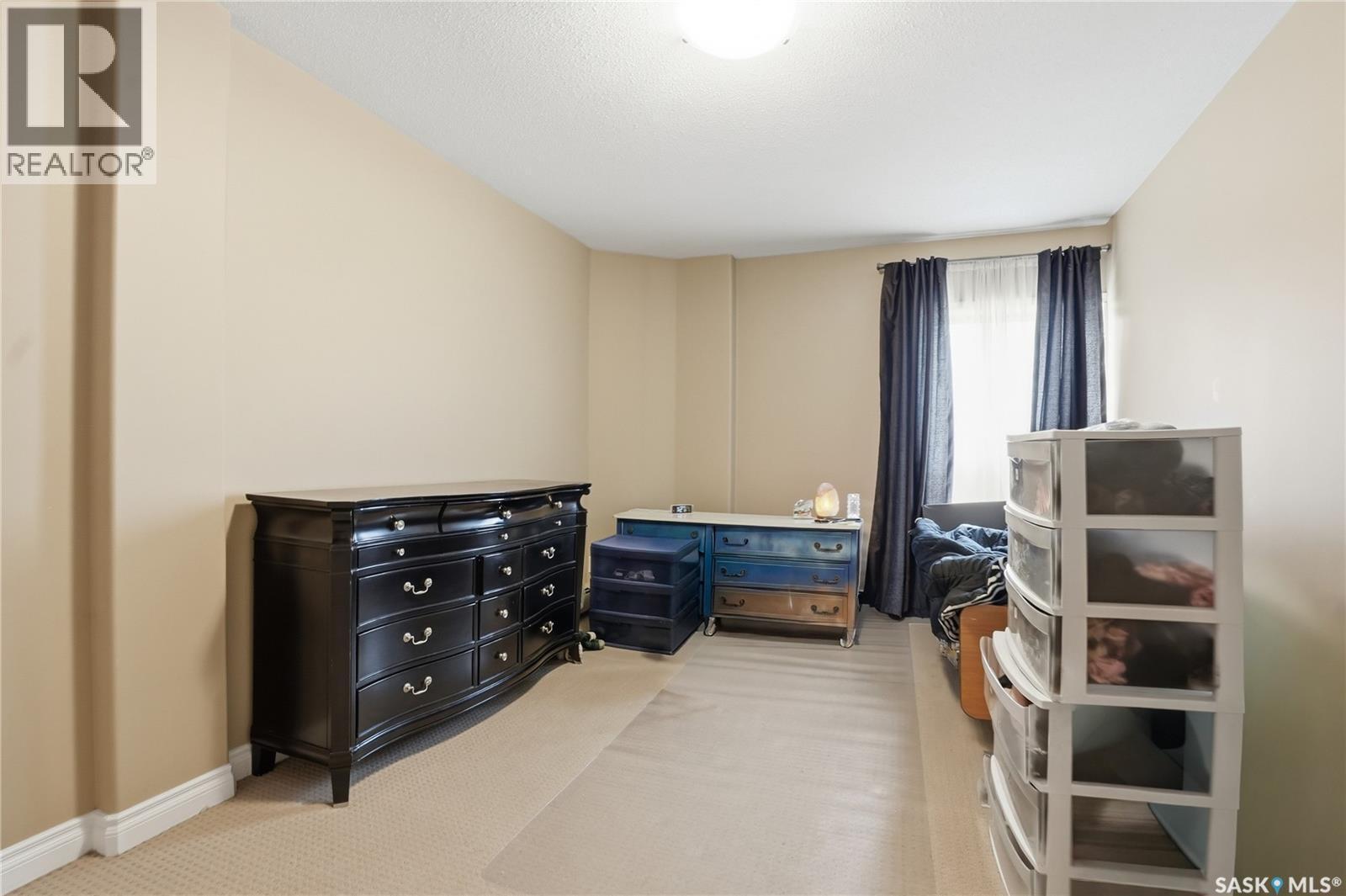 305 303 5Th Avenue, Saskatoon, SK - Indoor