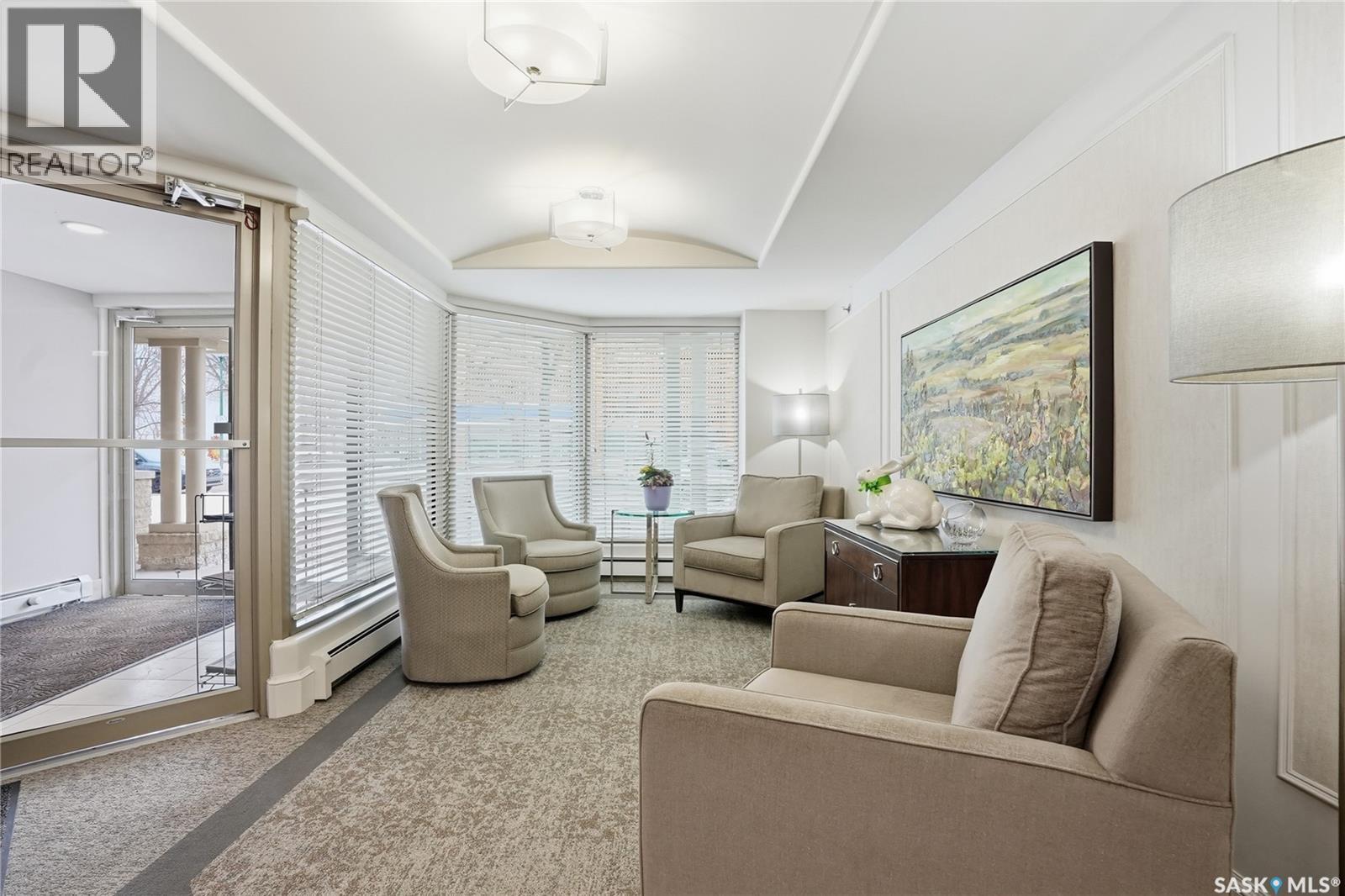 305 303 5Th Avenue, Saskatoon, SK - Indoor