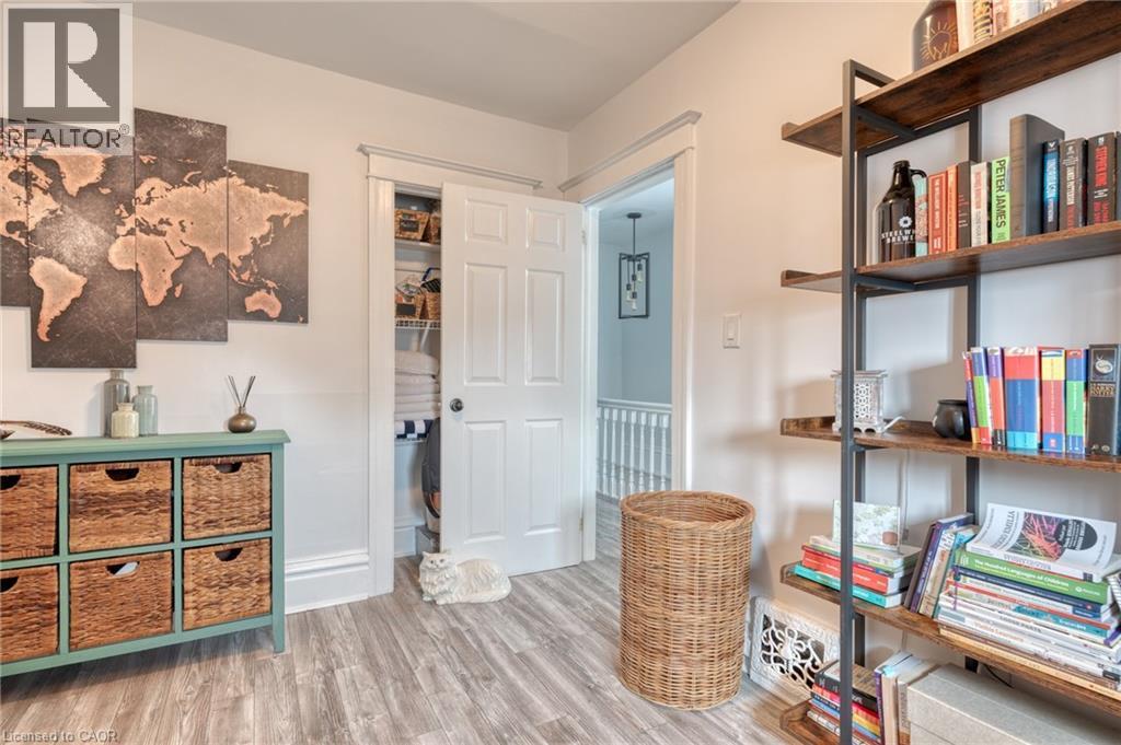 37 Cliff Avenue, Hamilton, ON - Indoor