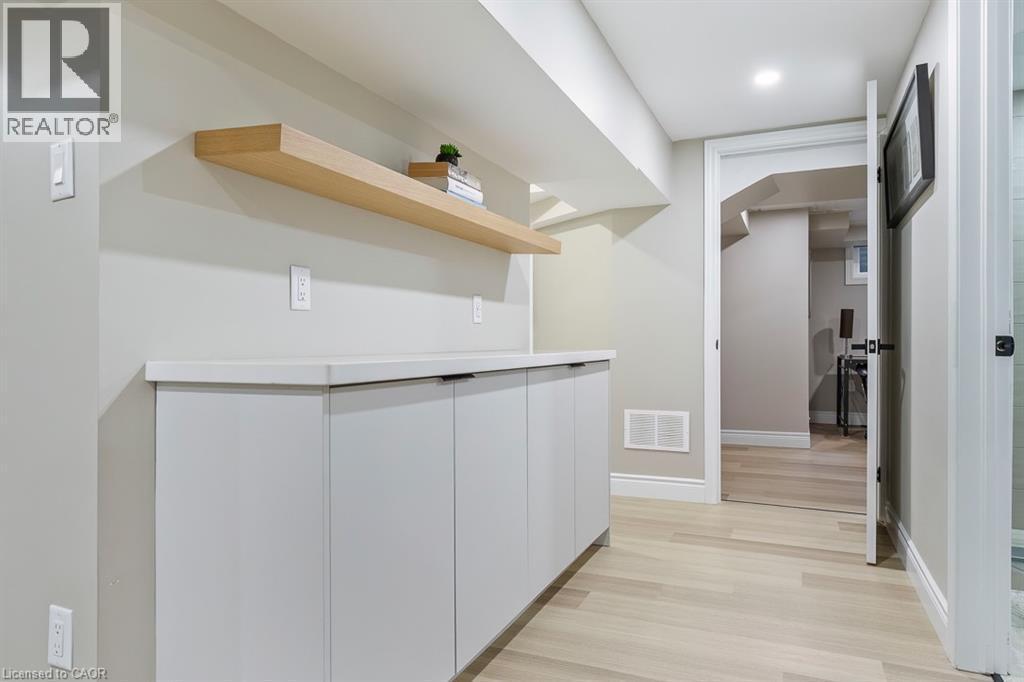 1 Parkway Place, Hamilton, ON - Indoor Photo Showing Other Room