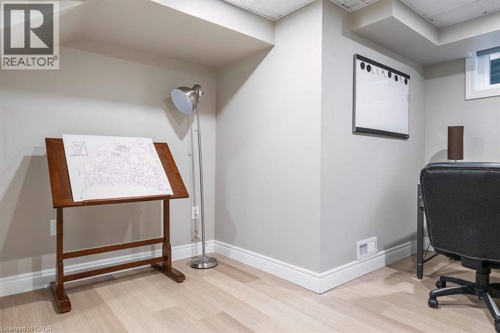 1 Parkway Place, Hamilton, ON - Indoor Photo Showing Other Room