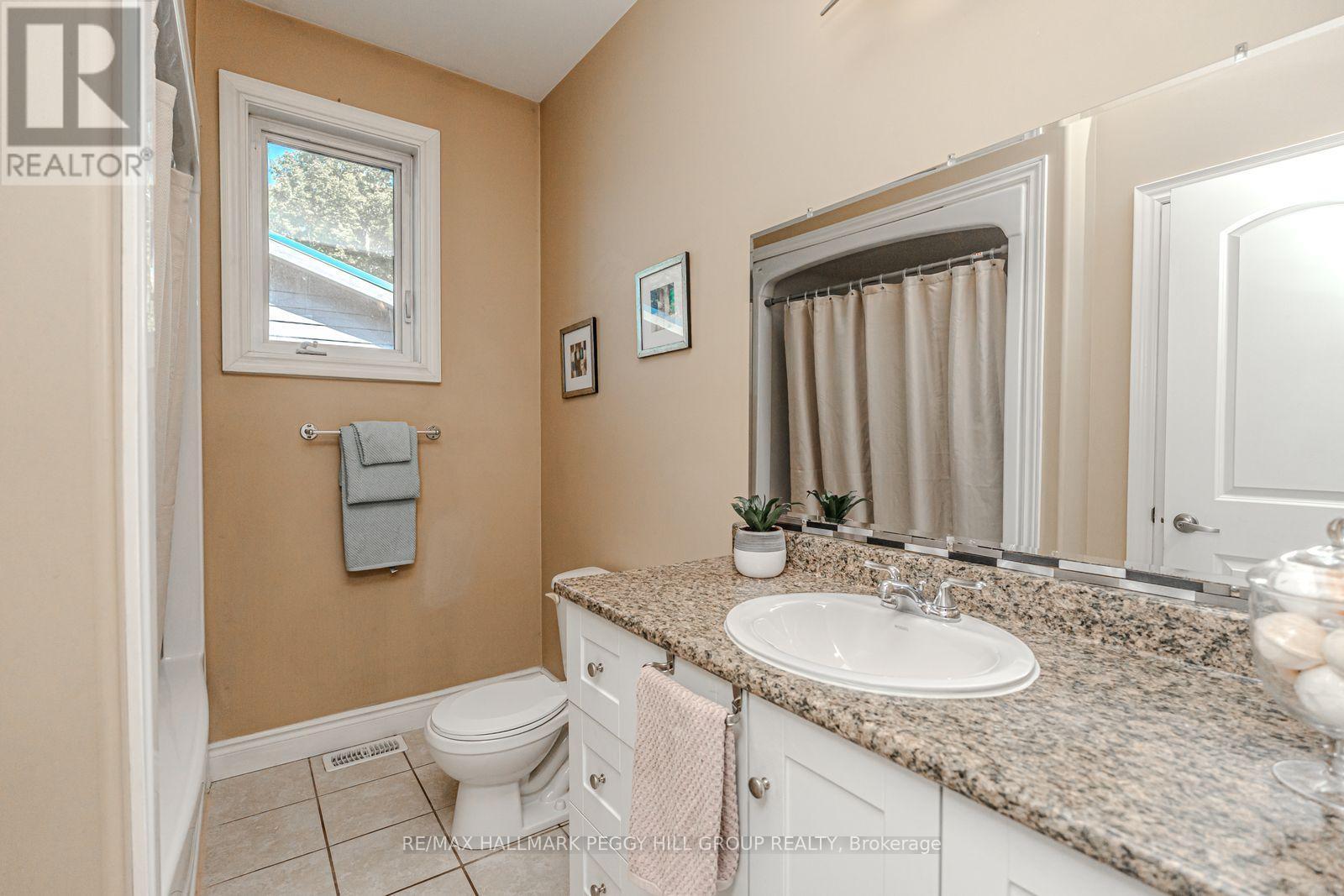 122 Trout Lane, Tiny, ON - Indoor Photo Showing Bathroom