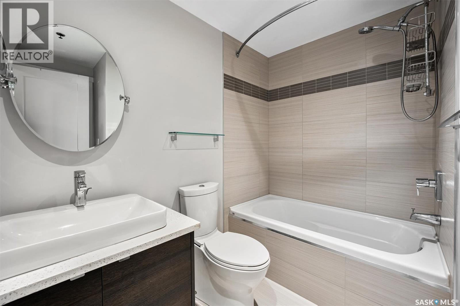 504 550 4Th Avenue N, Saskatoon, SK - Indoor Photo Showing Bathroom