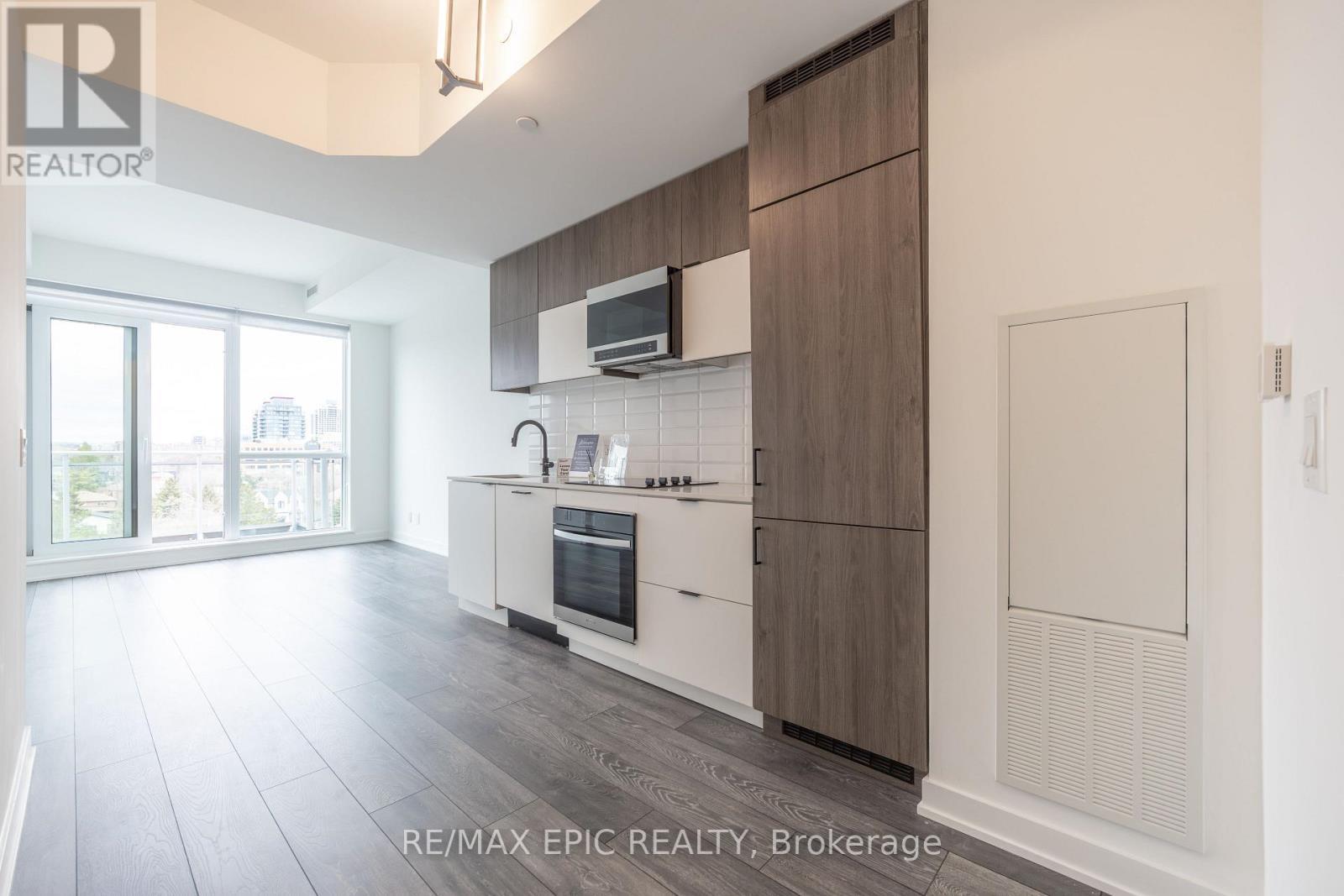 613 - 8888 Yonge Street, Richmond Hill, ON - Indoor Photo Showing Kitchen