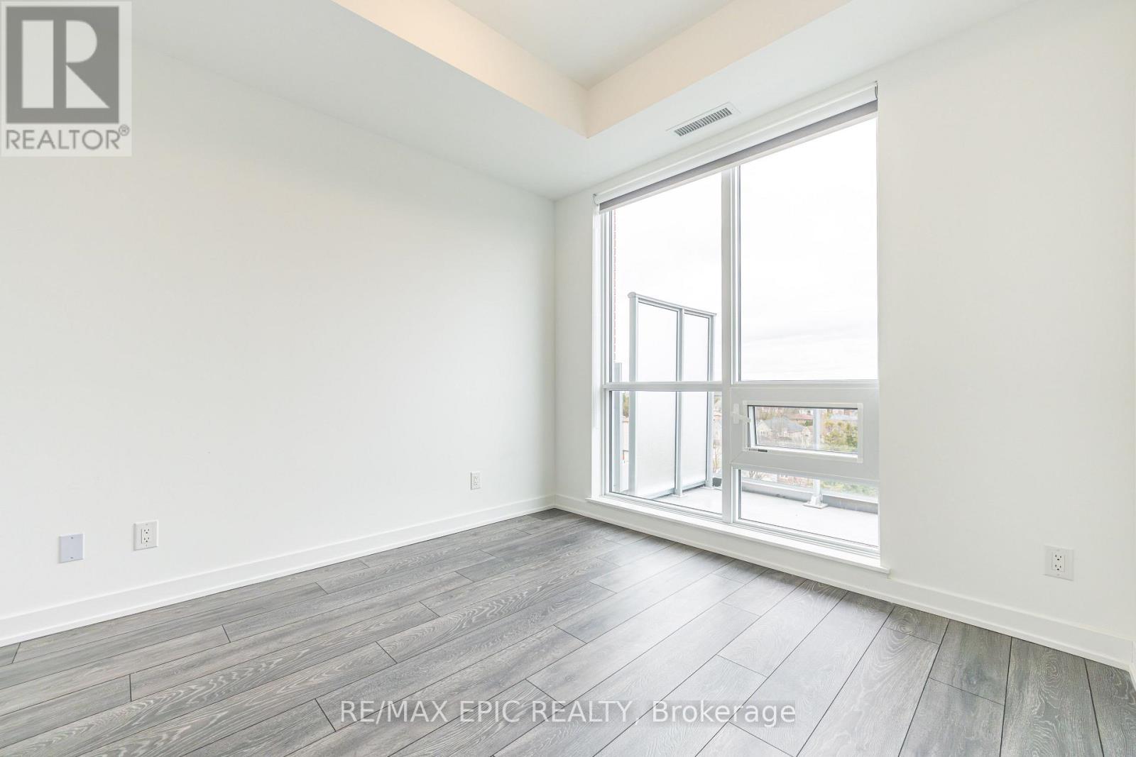 613 - 8888 Yonge Street, Richmond Hill, ON - Indoor Photo Showing Other Room