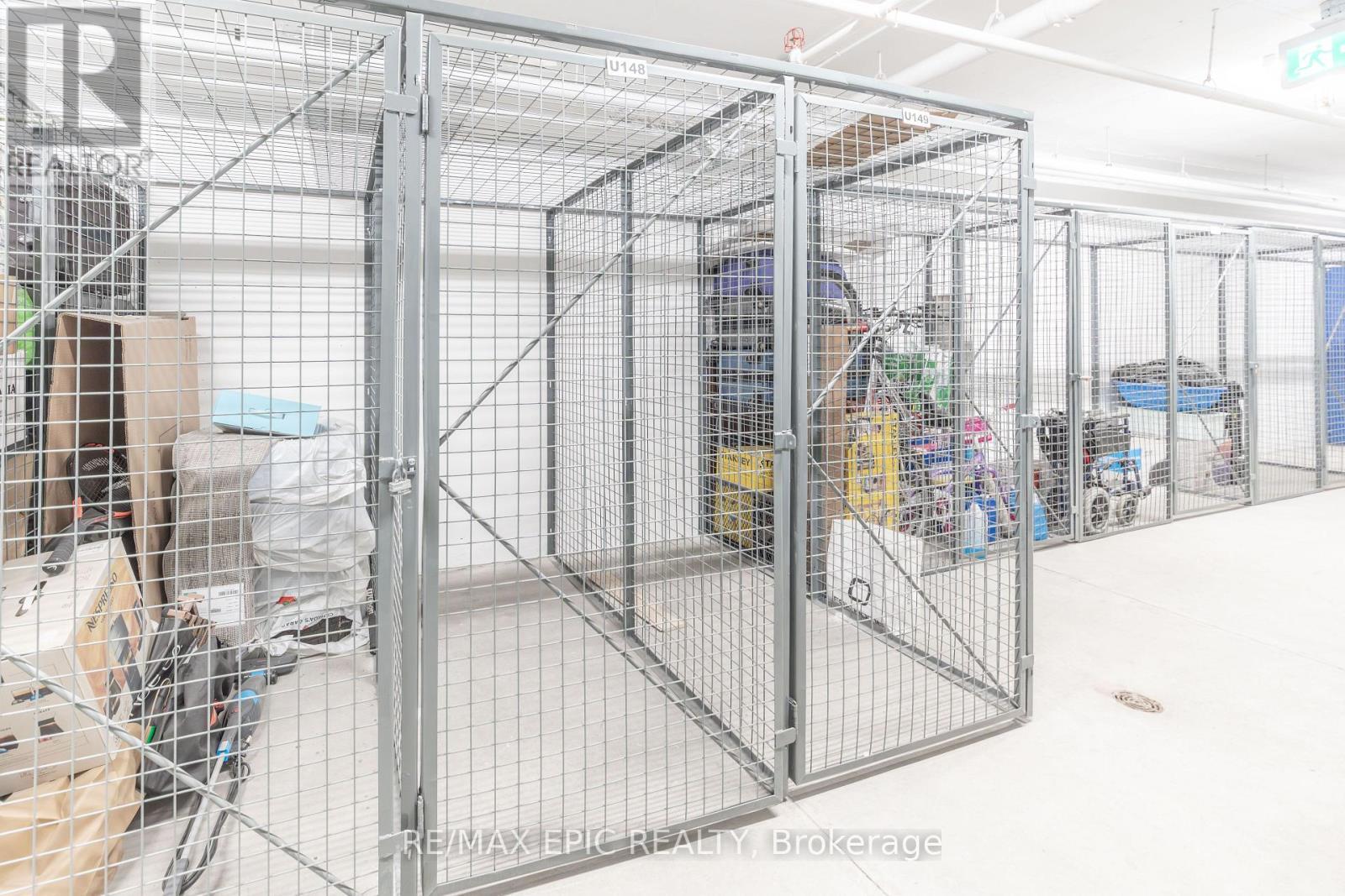 613 - 8888 Yonge Street, Richmond Hill, ON - Indoor With Storage