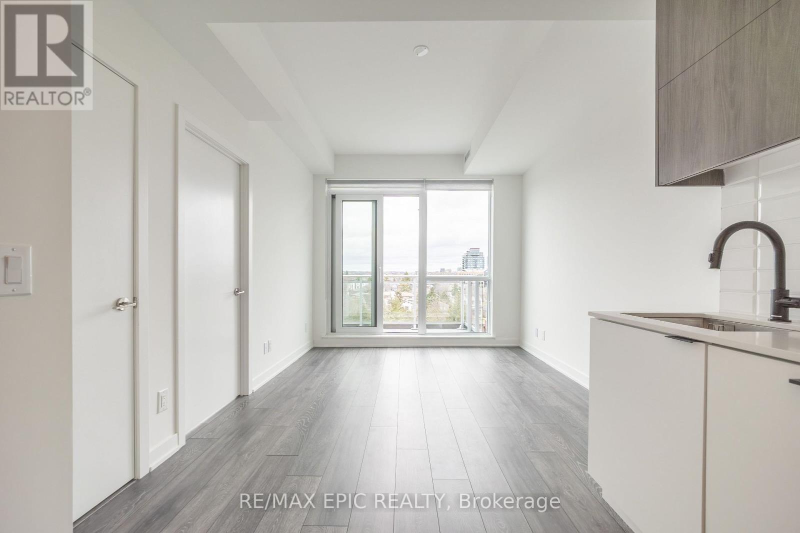 613 - 8888 Yonge Street, Richmond Hill, ON - Indoor