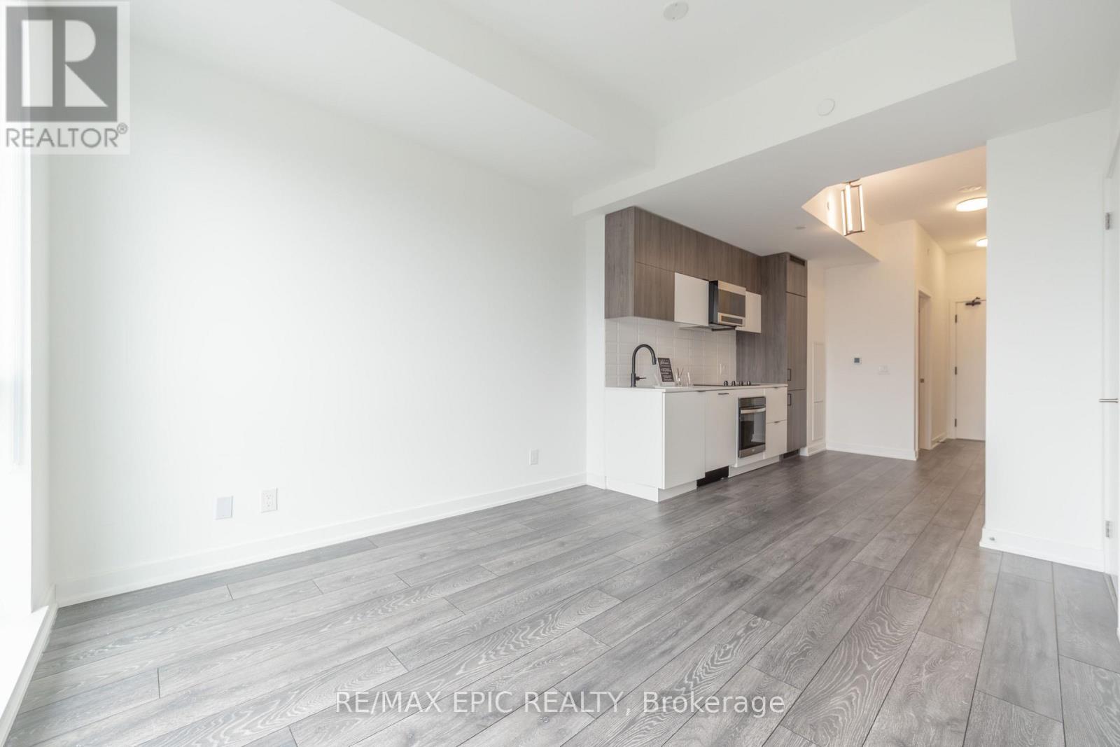 613 - 8888 Yonge Street, Richmond Hill, ON - Indoor Photo Showing Kitchen