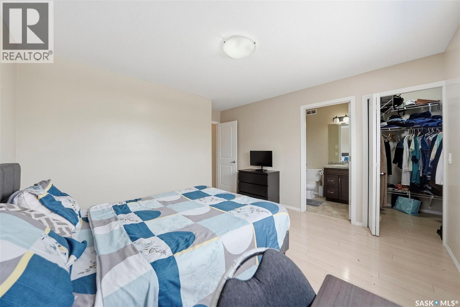 215 Snell Crescent, Saskatoon, SK - Indoor Photo Showing Bedroom
