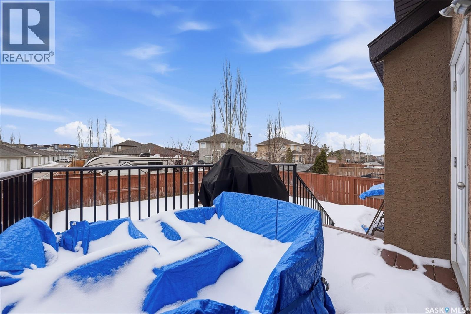 215 Snell Crescent, Saskatoon, SK - Outdoor With Deck Patio Veranda