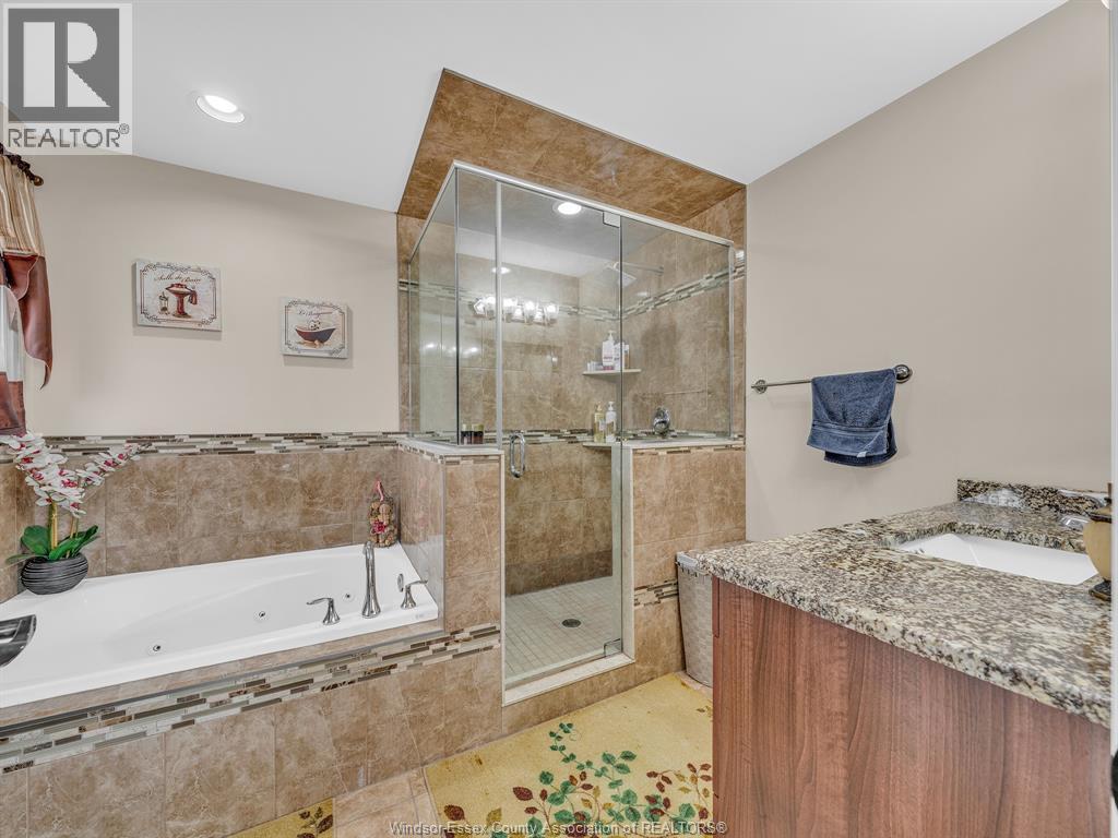 4795 Periwinkle Crescent, Windsor, ON - Indoor Photo Showing Bathroom