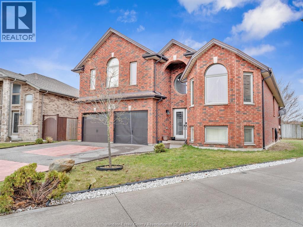 4795 Periwinkle Crescent, Windsor, ON - Outdoor With Facade