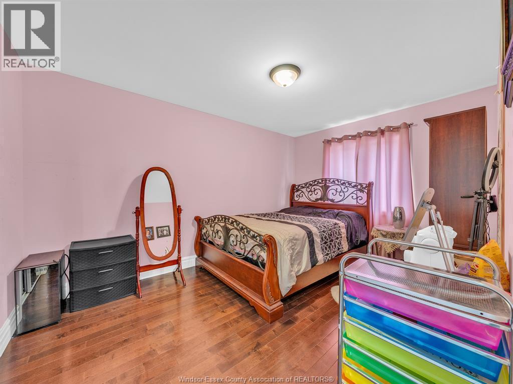 4795 Periwinkle Crescent, Windsor, ON - Indoor Photo Showing Bedroom