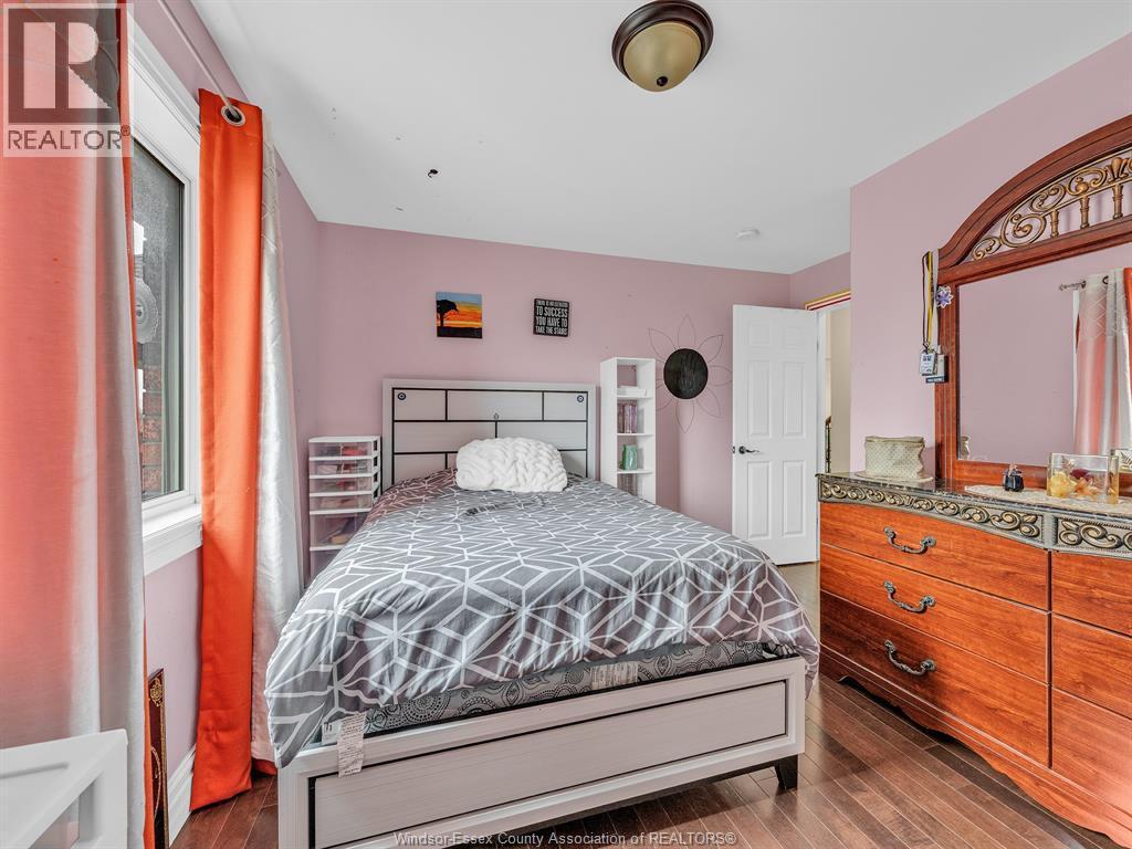 4795 Periwinkle Crescent, Windsor, ON - Indoor Photo Showing Bedroom