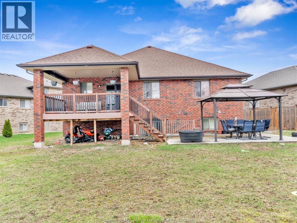 4795 Periwinkle Crescent, Windsor, ON - Outdoor With Deck Patio Veranda
