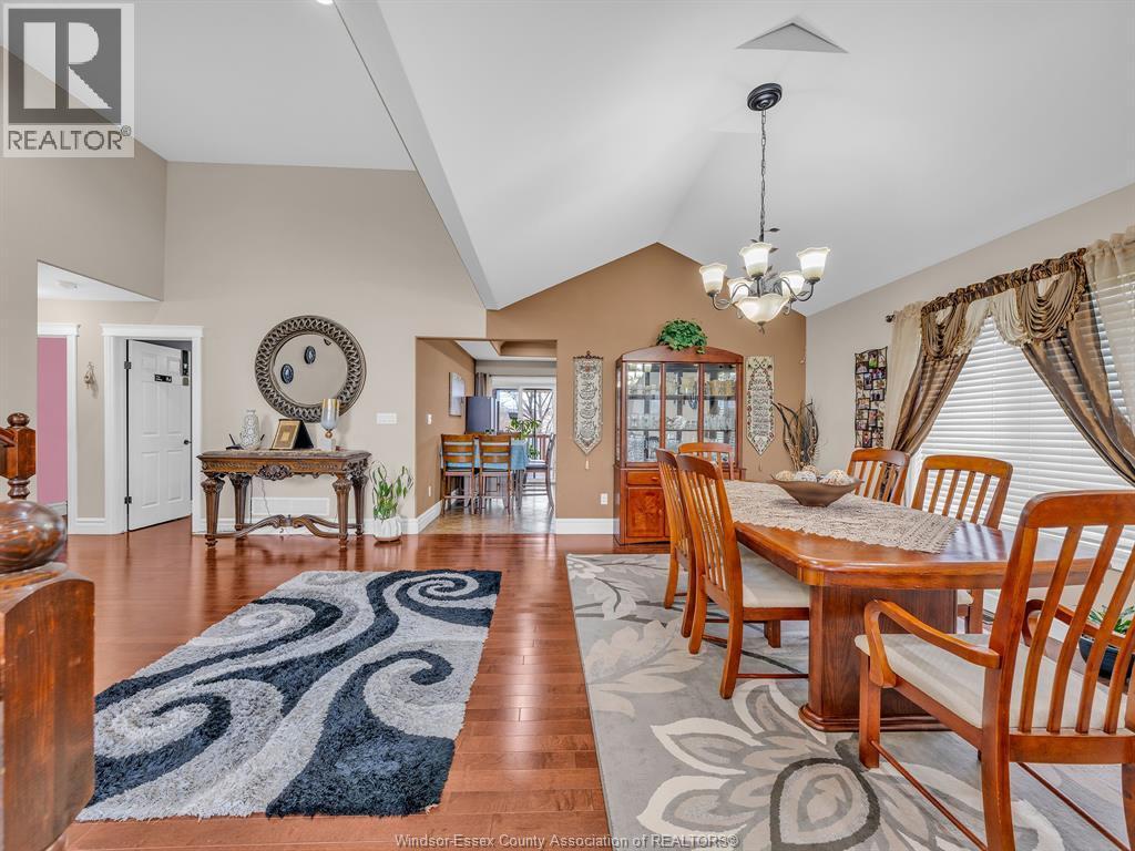 4795 Periwinkle Crescent, Windsor, ON - Indoor Photo Showing Dining Room