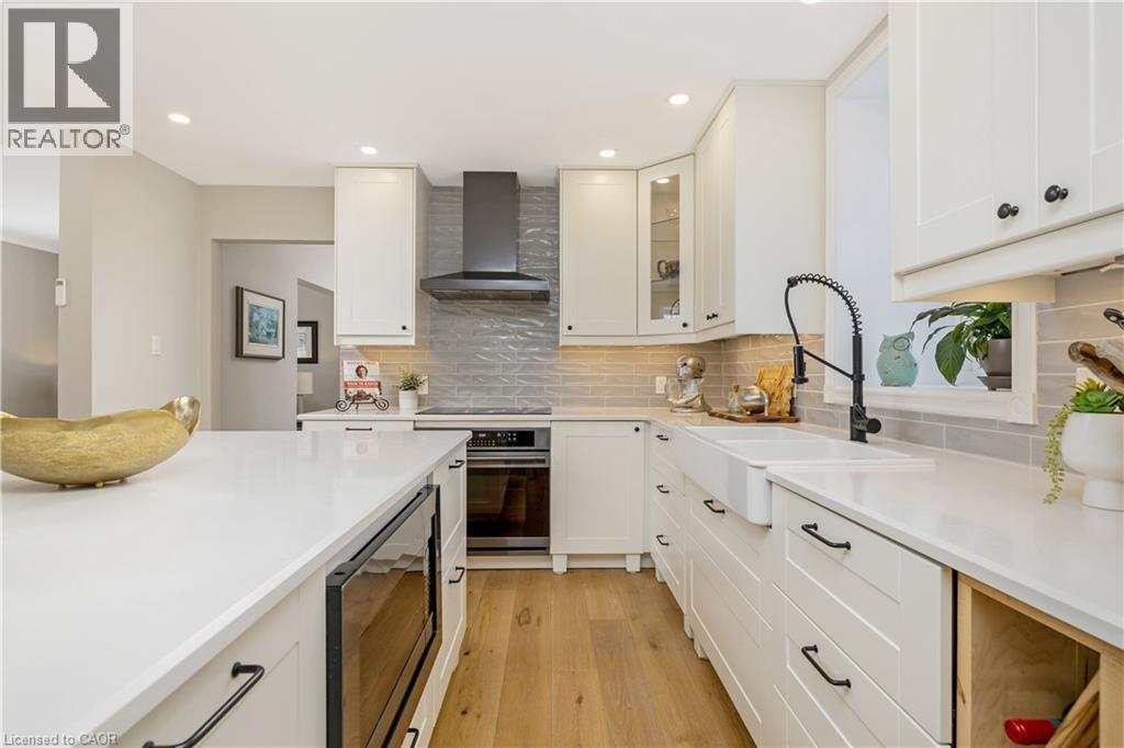 6827 Second Line, Fergus, ON - Indoor Photo Showing Kitchen With Upgraded Kitchen