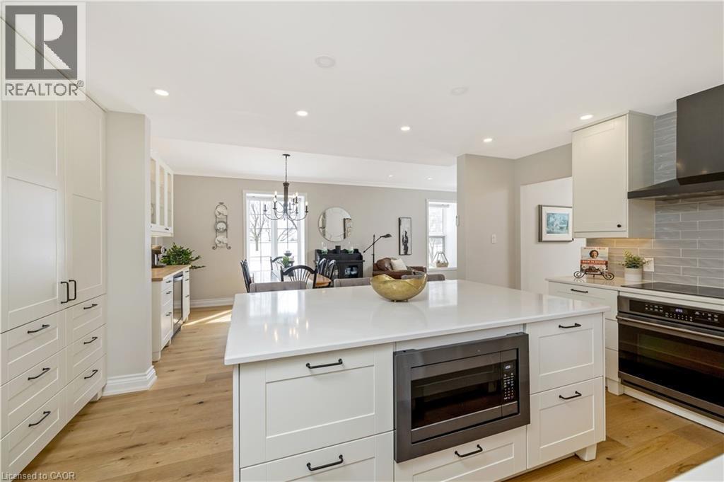 6827 Second Line, Fergus, ON - Indoor Photo Showing Kitchen With Upgraded Kitchen
