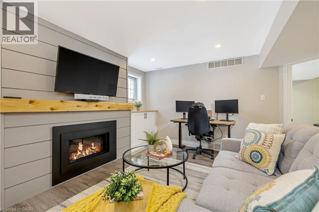 6827 Second Line, Fergus, ON - Indoor Photo Showing Living Room With Fireplace