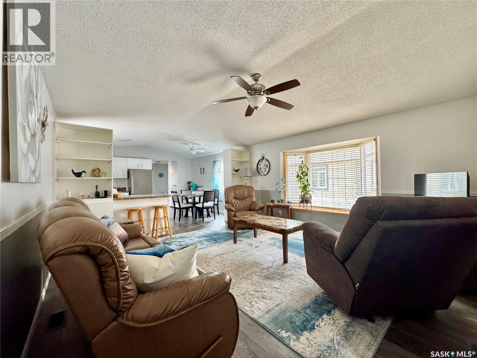 317 Riedel Avenue E, Langenburg, SK - Indoor Photo Showing Living Room