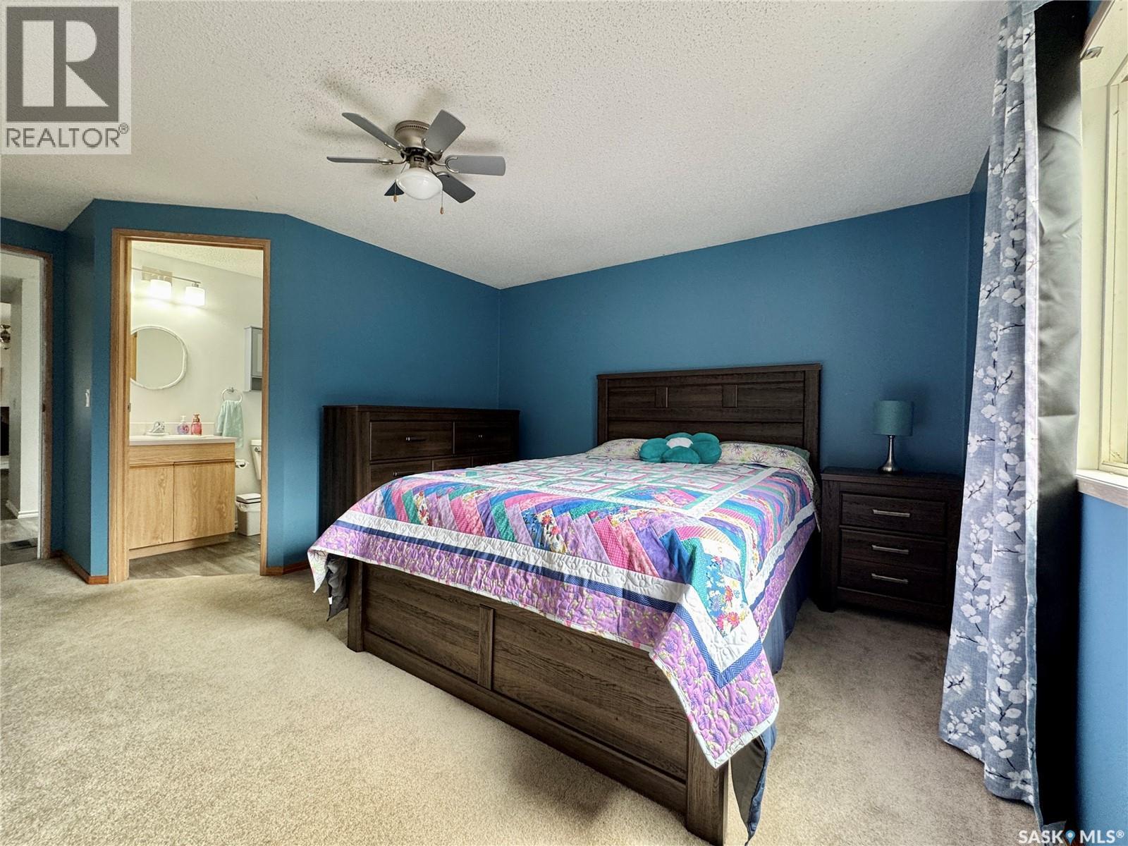 317 Riedel Avenue E, Langenburg, SK - Indoor Photo Showing Bedroom