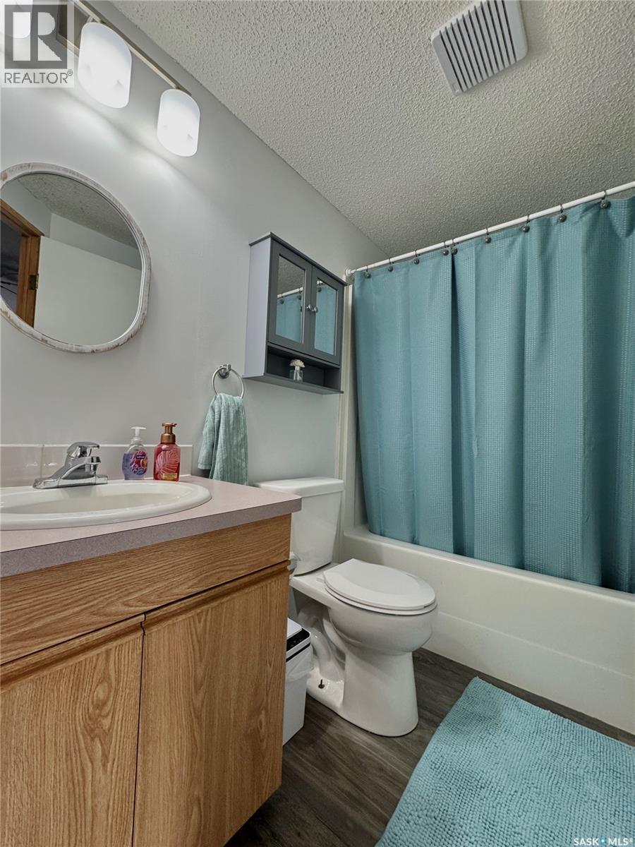 317 Riedel Avenue E, Langenburg, SK - Indoor Photo Showing Bathroom