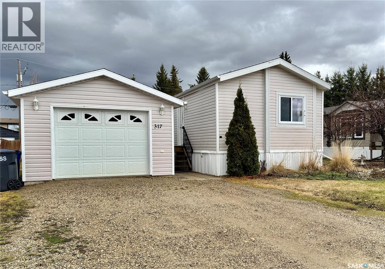 317 Riedel Avenue E, Langenburg, SK - Outdoor