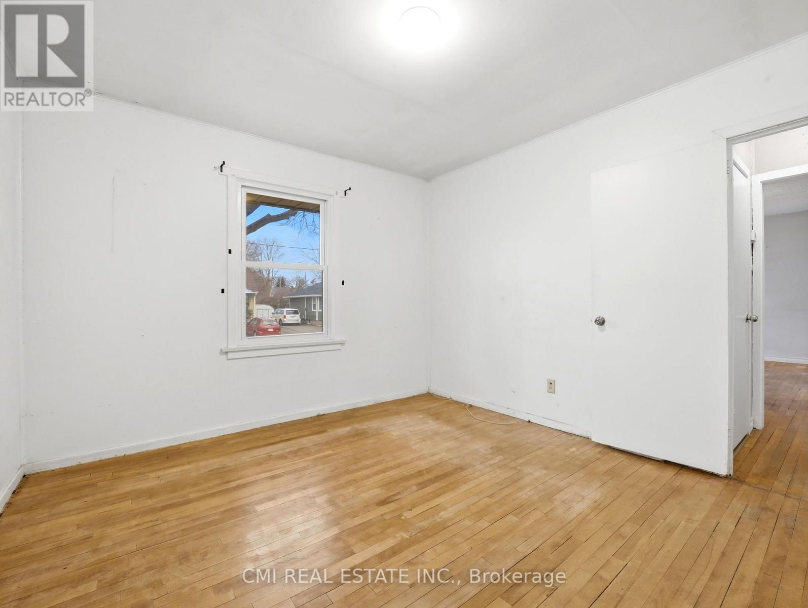 97 Stewart Avenue, Cambridge, ON - Indoor Photo Showing Other Room