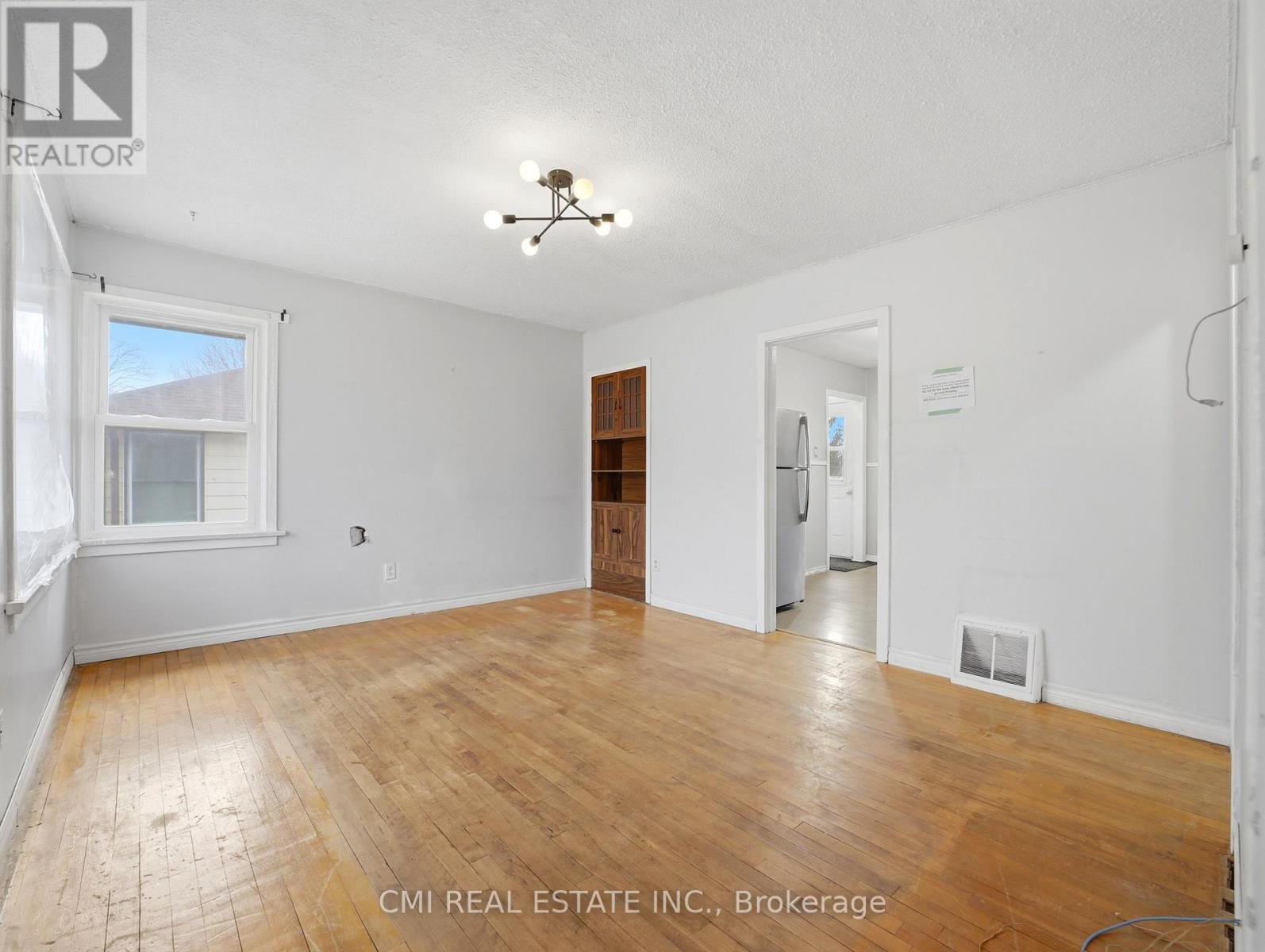 97 Stewart Avenue, Cambridge, ON - Indoor Photo Showing Other Room