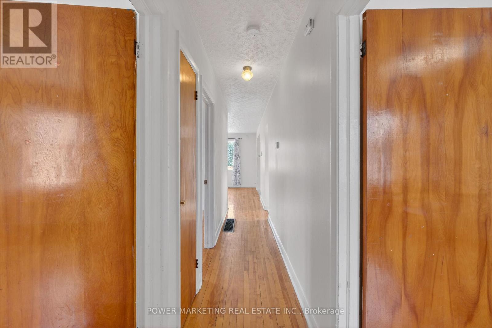 944 Eve Street, Ottawa, ON - Indoor Photo Showing Other Room