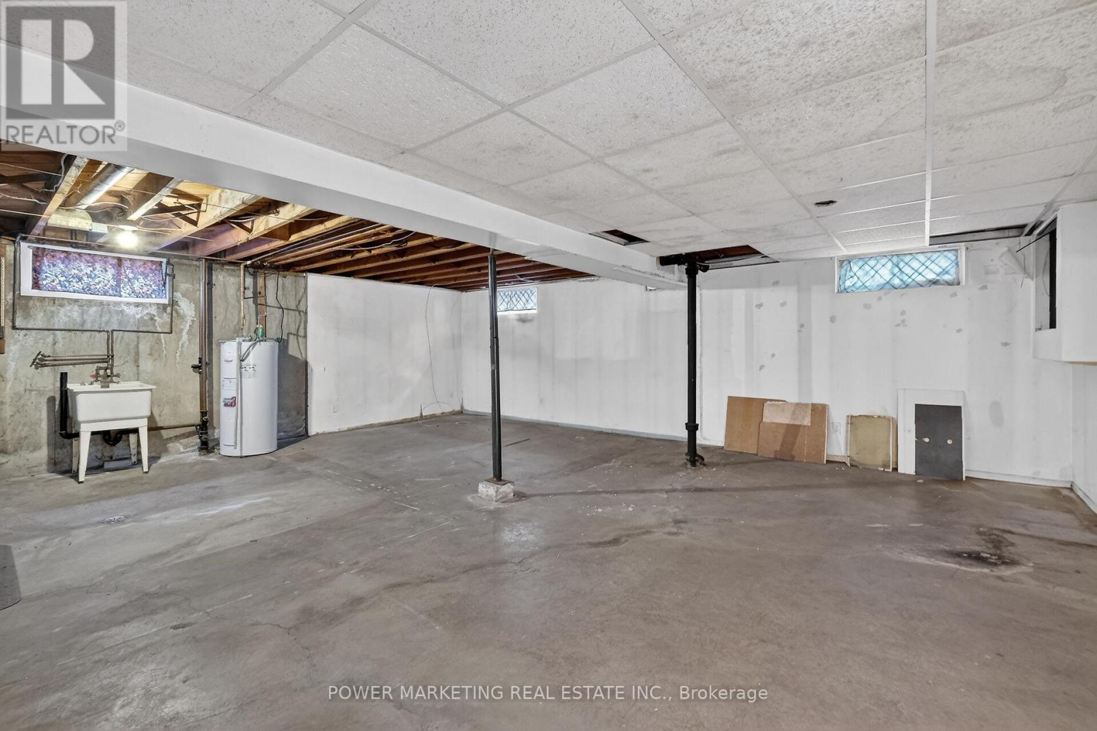 944 Eve Street, Ottawa, ON - Indoor Photo Showing Basement