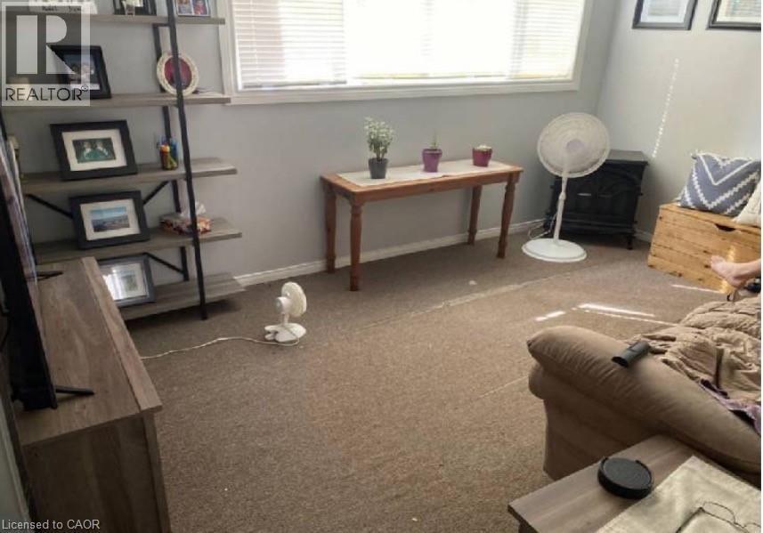 Upper unit living room - 31 Southdale Avenue, Kitchener, ON - Indoor