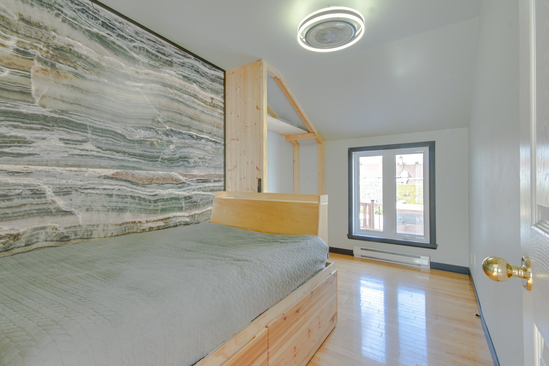 Chambre à coucher - 371 Rue St-Maurice, Saint-Séverin, QC - Indoor Photo Showing Bedroom