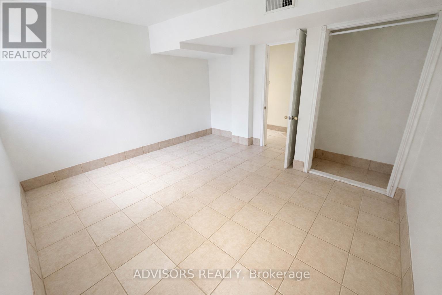 1470 Fisher Avenue, Burlington, ON - Indoor Photo Showing Other Room