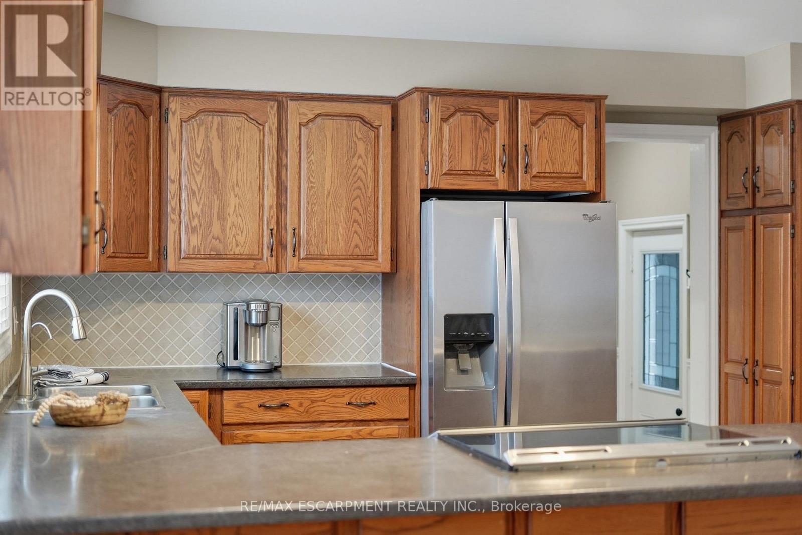 192 Concession 14 E, Hamilton, ON - Indoor Photo Showing Kitchen
