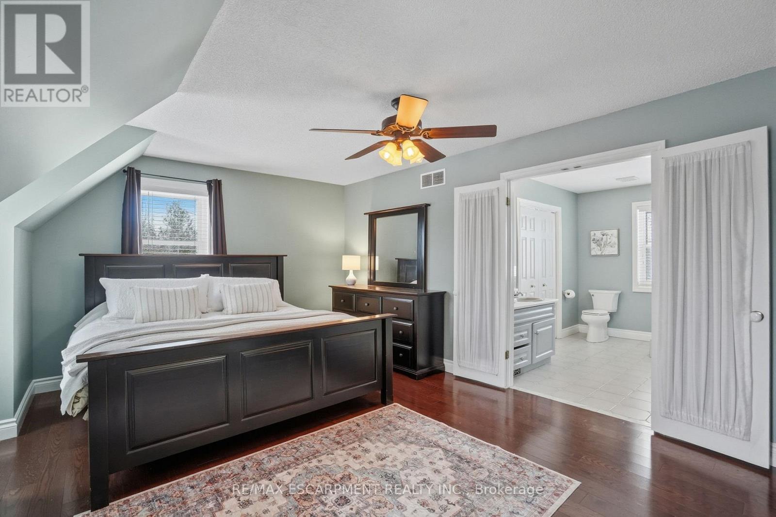 192 Concession 14 E, Hamilton, ON - Indoor Photo Showing Bedroom