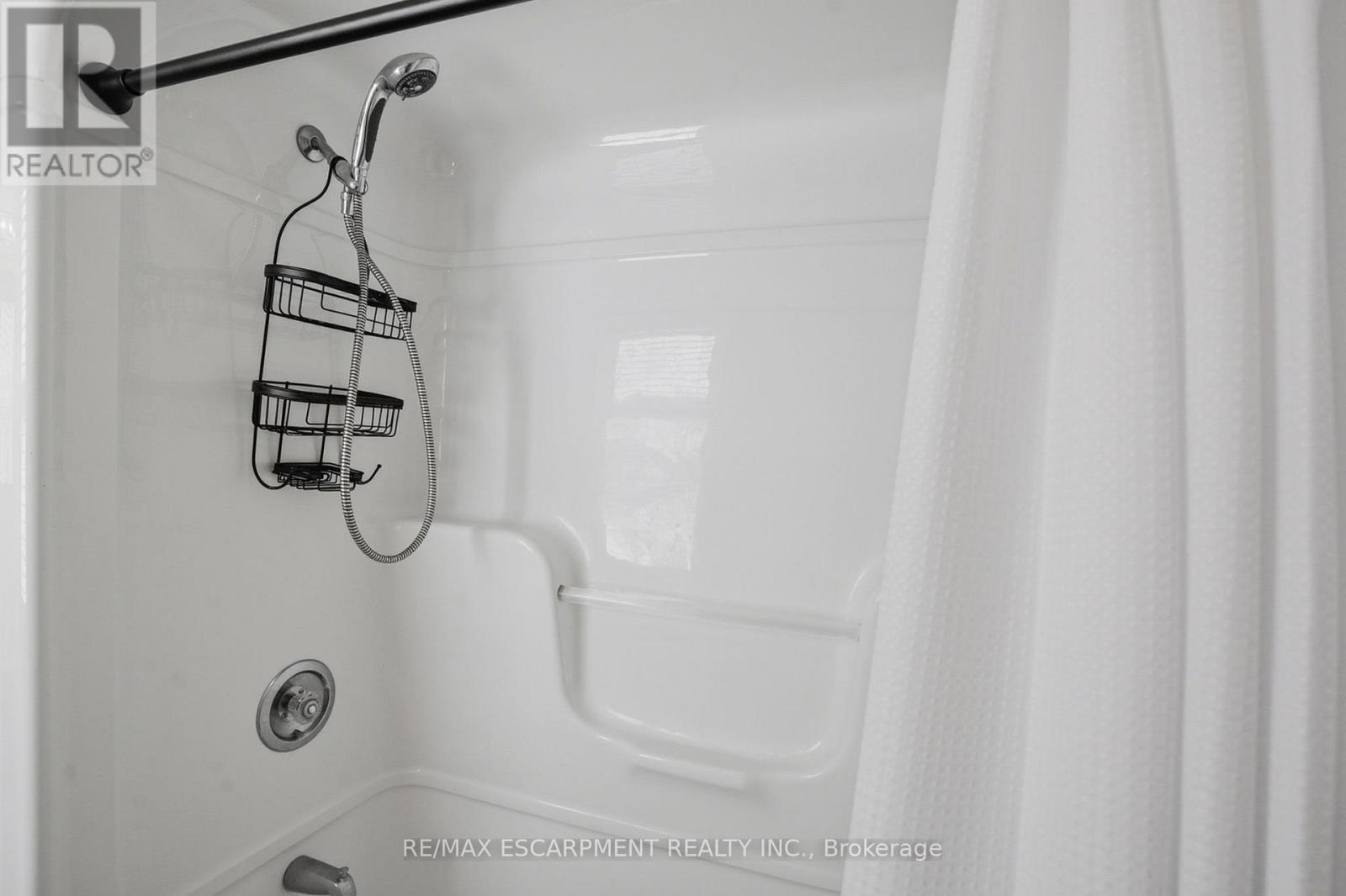 192 Concession 14 E, Hamilton, ON - Photo Showing Bathroom