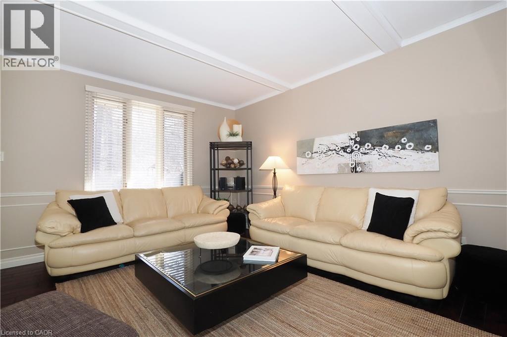 24 Primrose Path, Kitchener, ON - Indoor Photo Showing Living Room