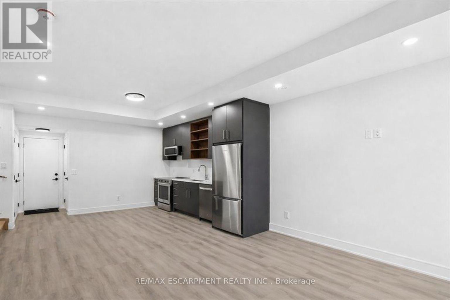 168 Everett Common, St. Catharines, ON - Indoor Photo Showing Kitchen
