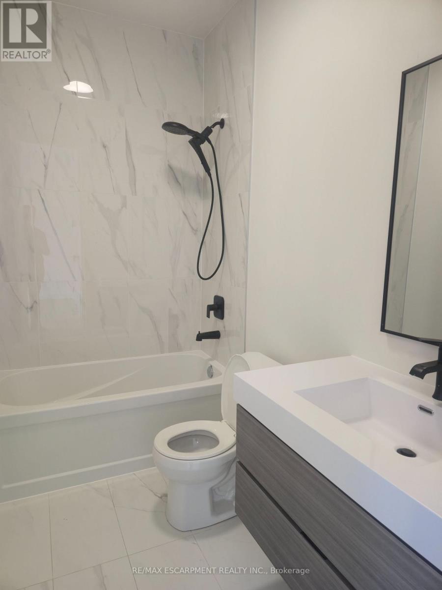 168 Everett Common, St. Catharines, ON - Indoor Photo Showing Bathroom