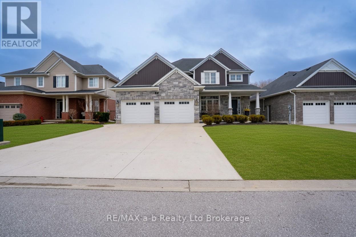 30 Brookside Lane, Tillsonburg, ON - Outdoor With Facade