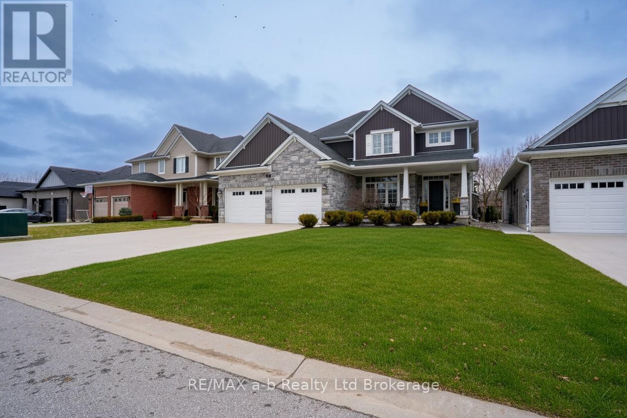 30 Brookside Lane, Tillsonburg, ON - Outdoor With Facade