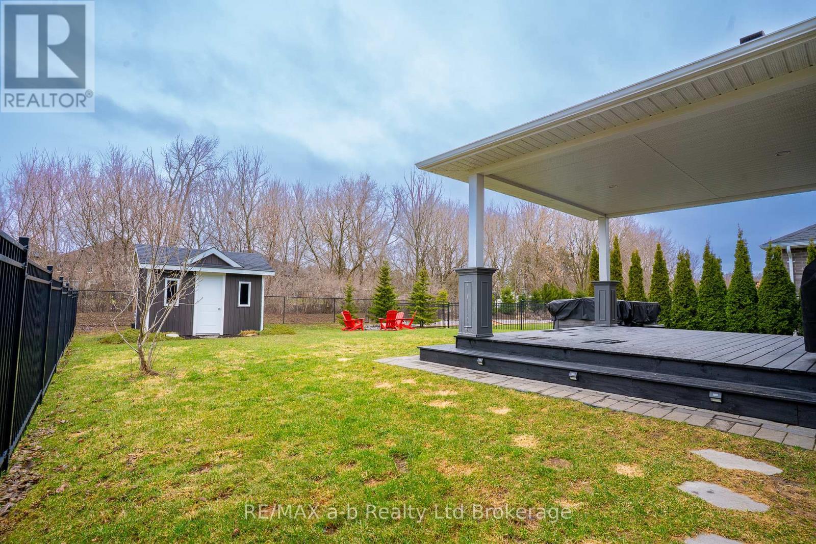 30 Brookside Lane, Tillsonburg, ON - Outdoor