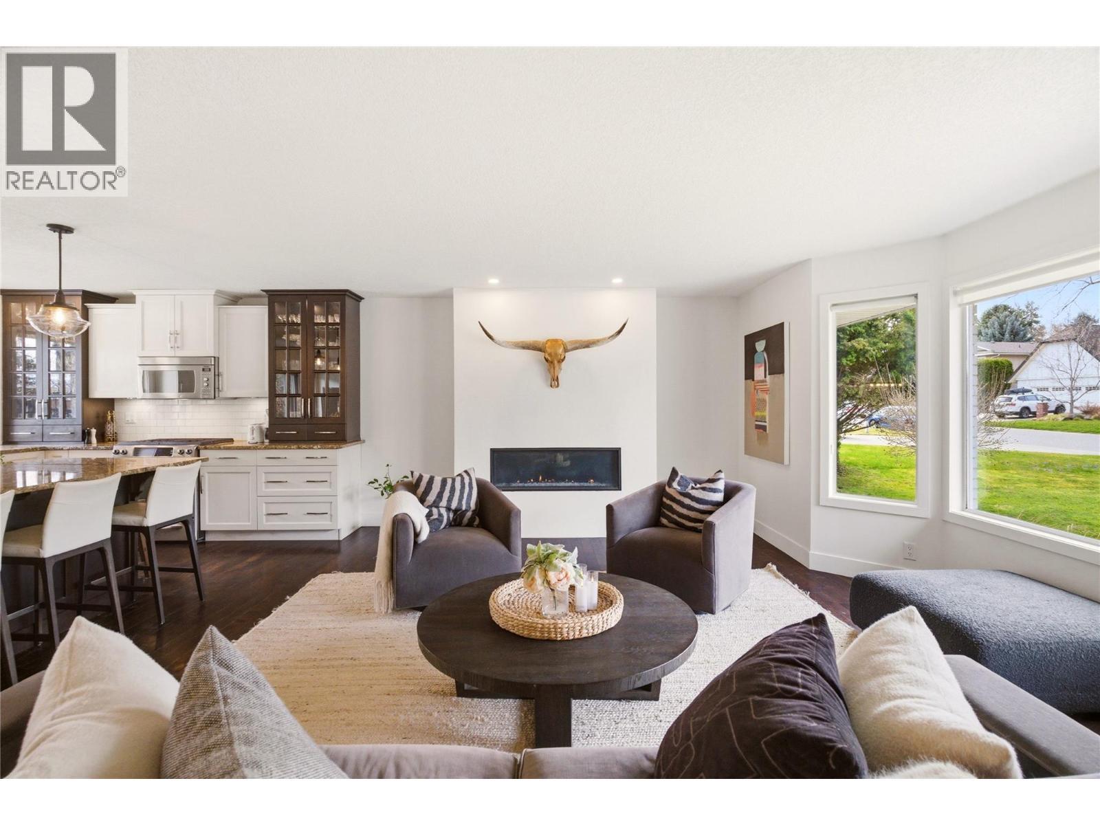4337 Dunvegan Court, Kelowna, BC - Indoor