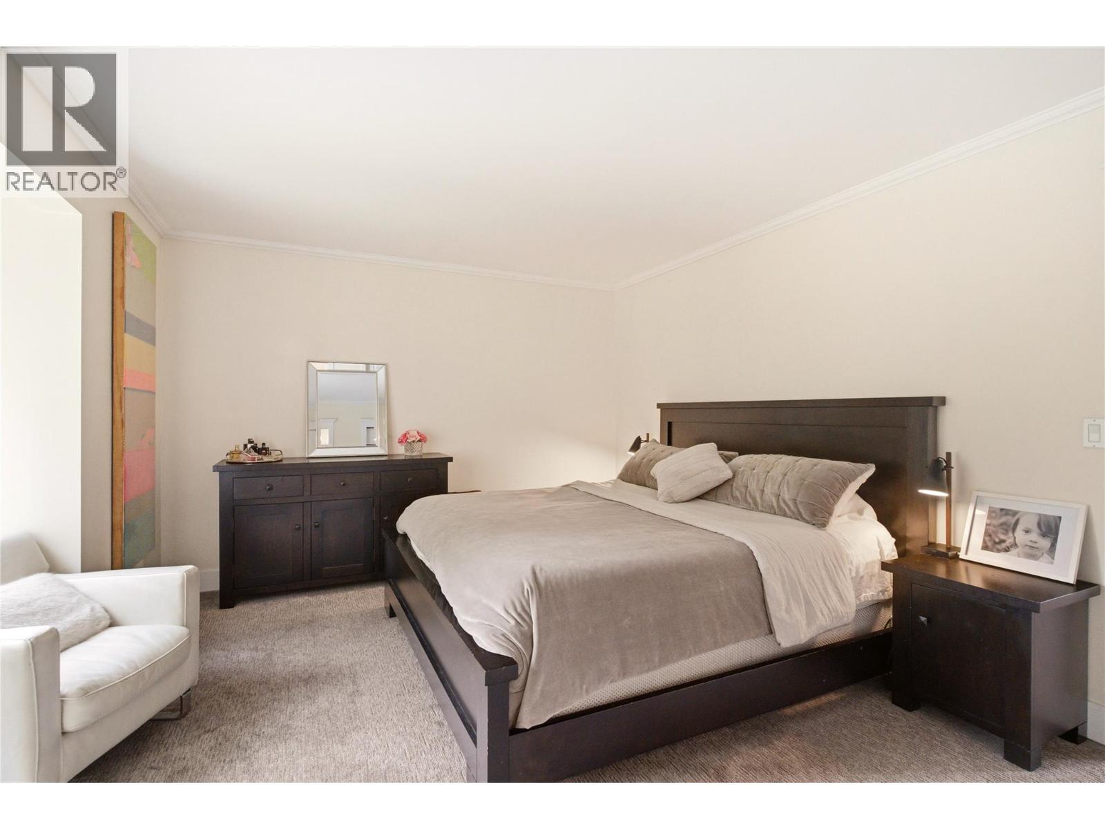 Primary bedroom - 4337 Dunvegan Court, Kelowna, BC - Indoor Photo Showing Bedroom